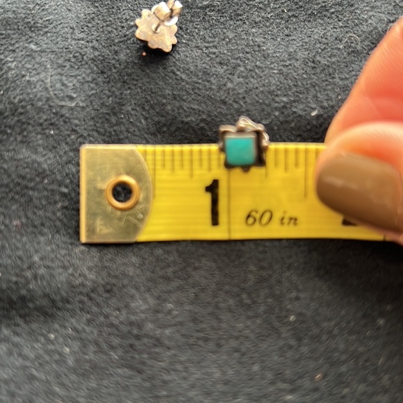 Turquoise stud earrings - Picture 3 of 3